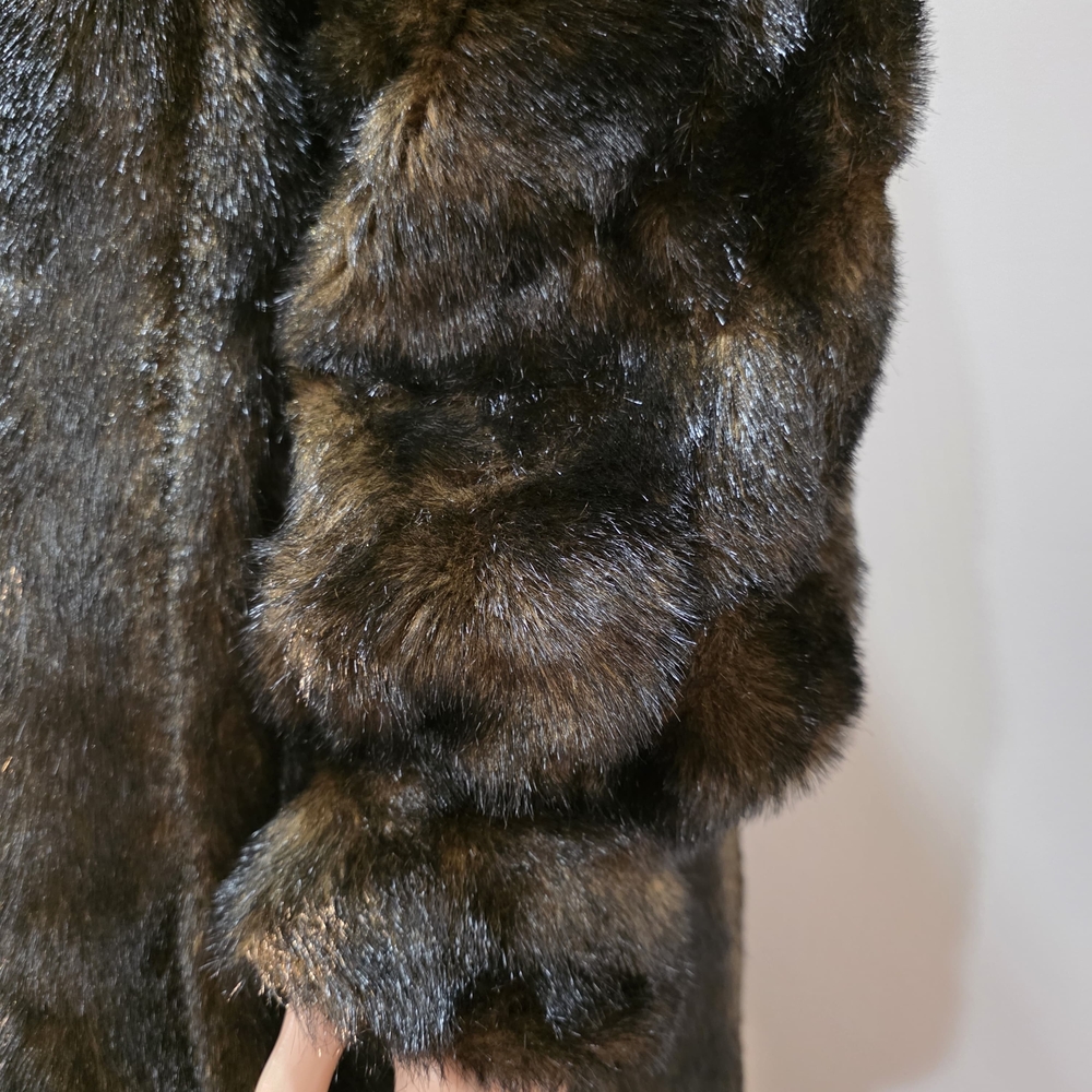 Luxurious Faux Fur Long Coat - Picture 4 of 6